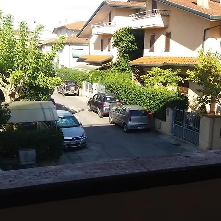 Casa Ilania ヴィアレッジョ